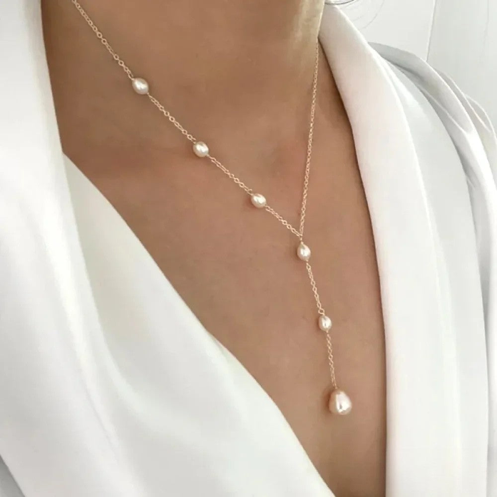 Collier en perles vintage avec pendentif