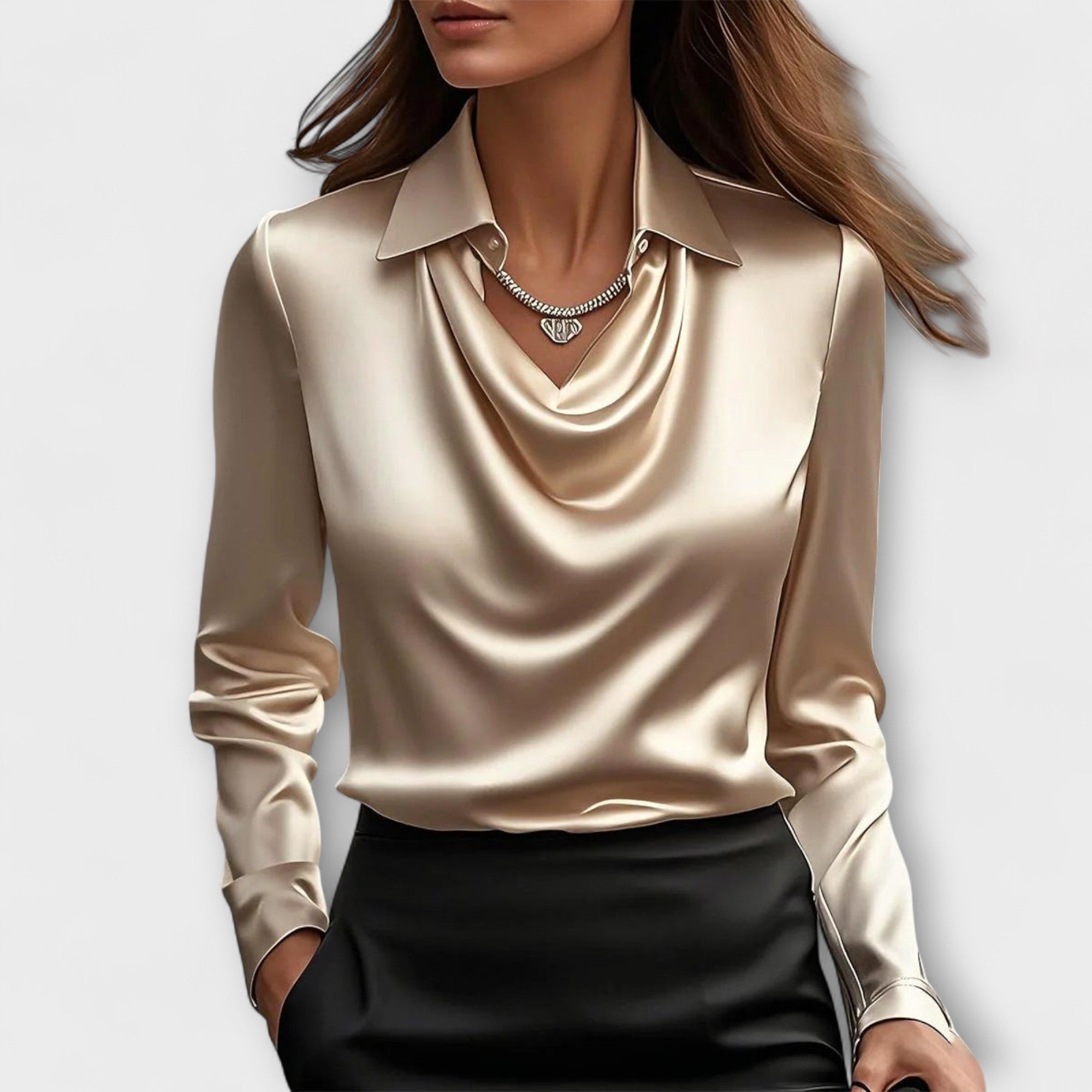 Glänzende Bluse mit Rüschkragen
