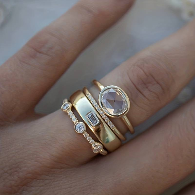 Ensemble de bagues vintage en or et zirconia